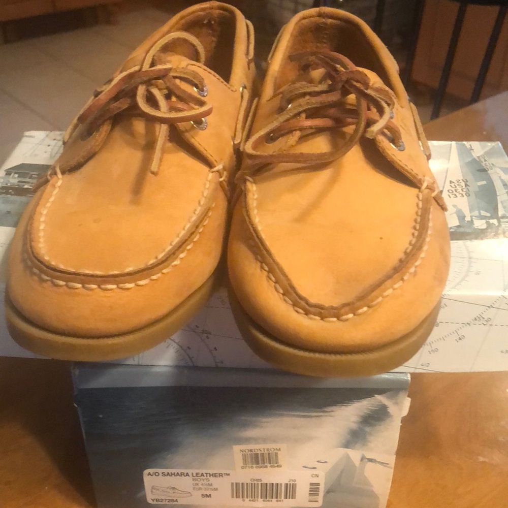 Boy’s Sperry Sahara leather Boat Shoe - Size 5